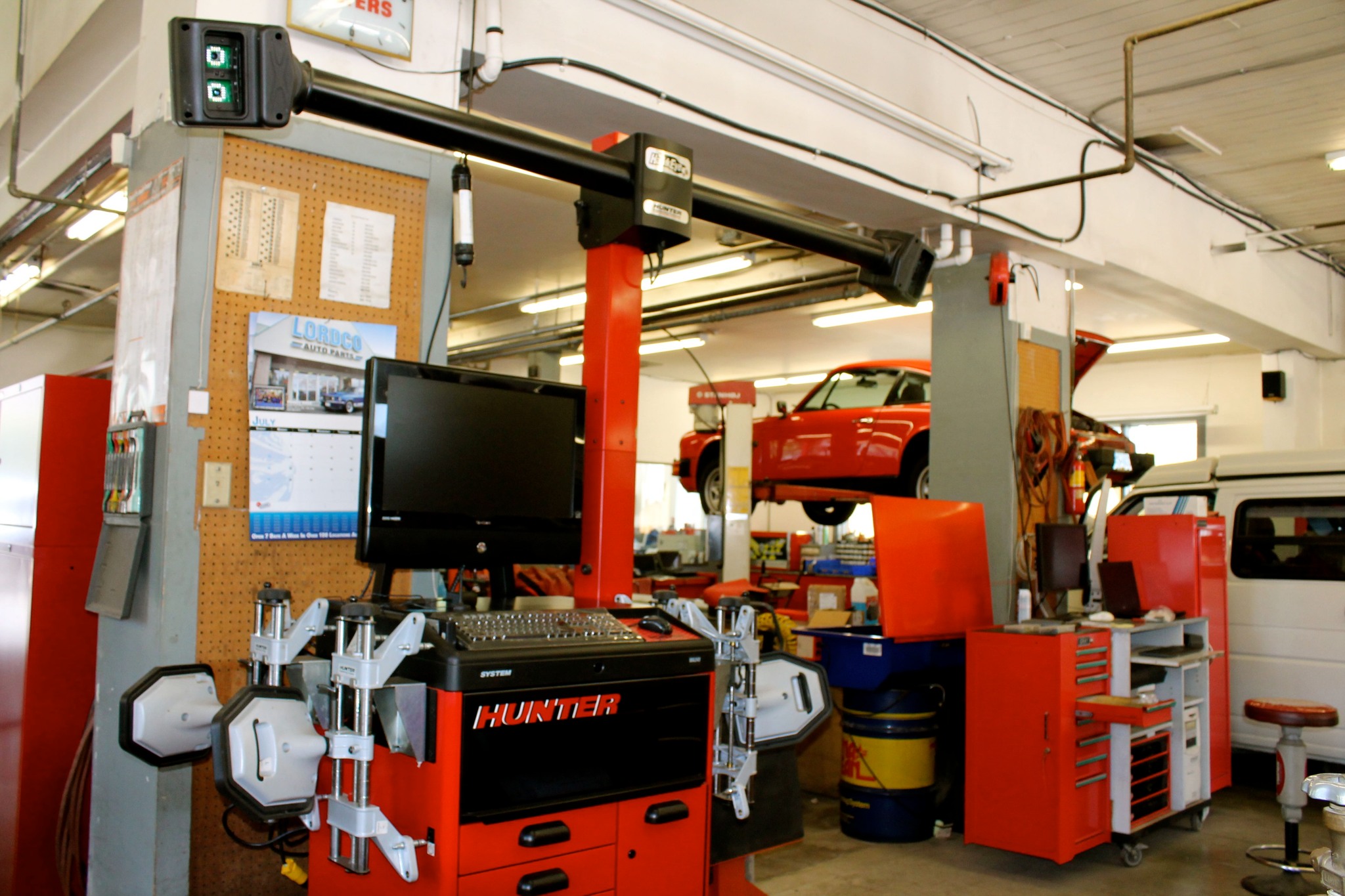 Nu-Tech Auto — behind the bays